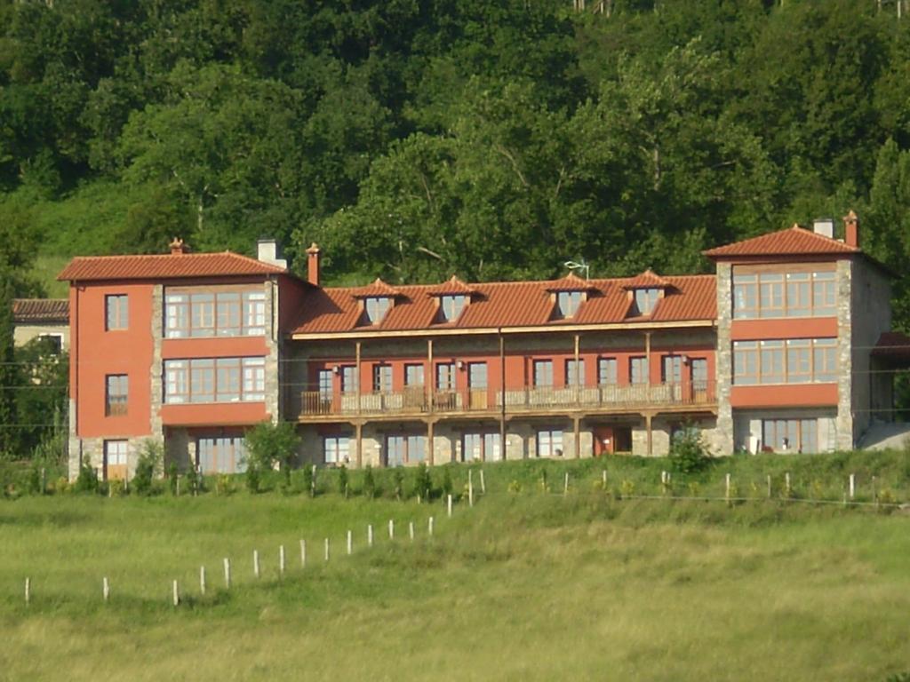 Escuelas De Fuentes Villaviciosa  Exteriör bild