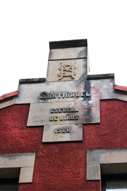Escuelas De Fuentes Villaviciosa  Exteriör bild