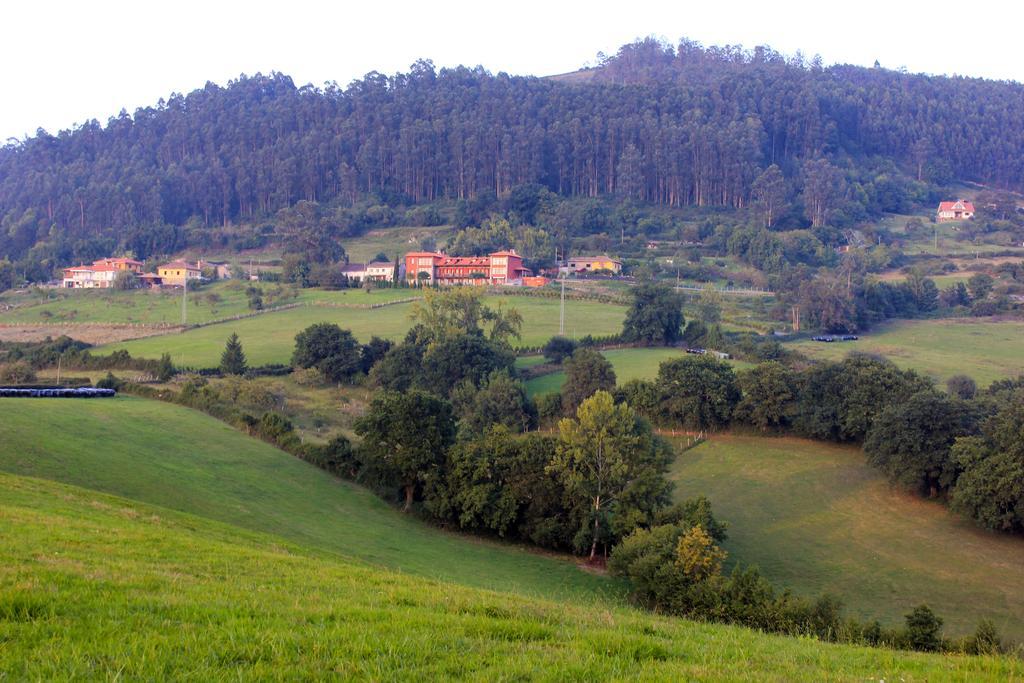 Escuelas De Fuentes Villaviciosa  Exteriör bild